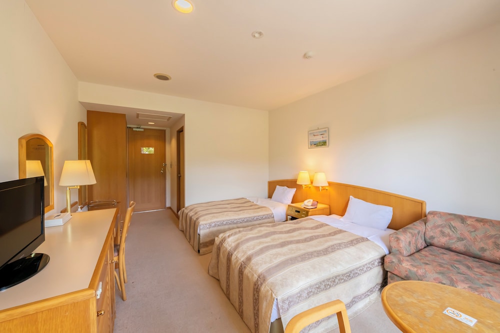 Basic Twin Room, Non Smoking, Garden View photo 2