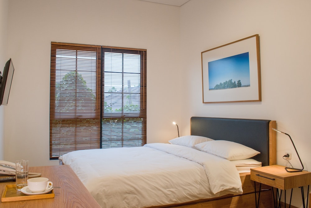 Deluxe Queen Room - Photo 1