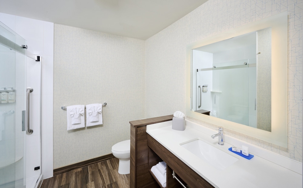 Suite, Multiple Beds (Extra Living Area) photo 3