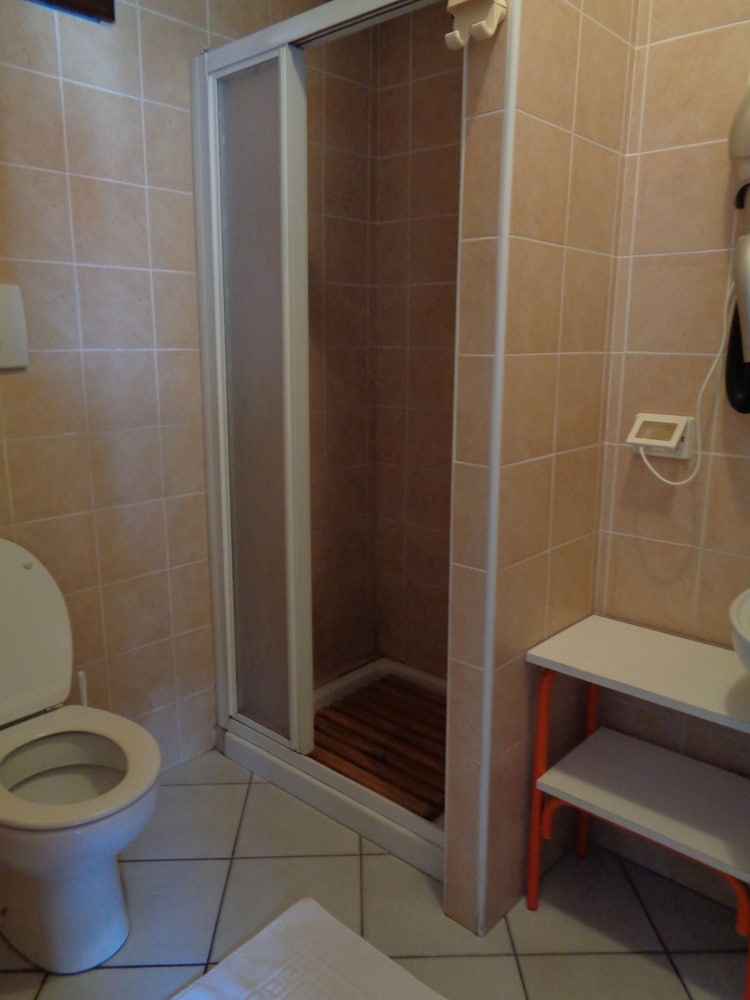 Shared Dormitory, Women only photo 2