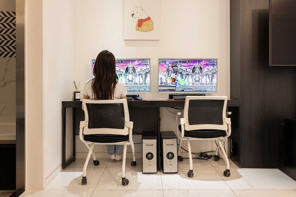 Deluxe 2PC photo 1