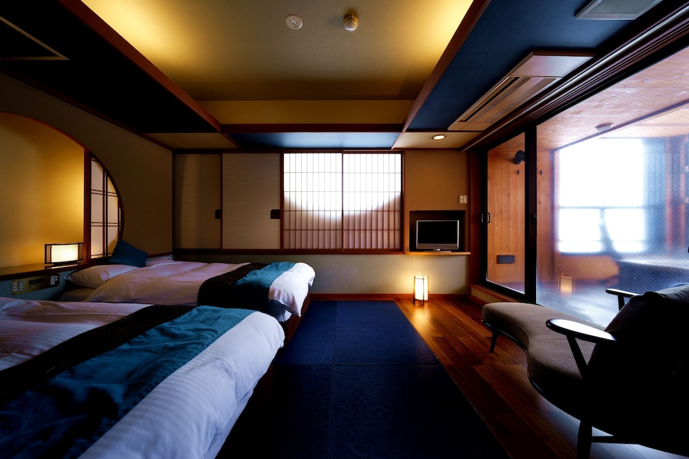 Japanese Western Suite with Open Air Bath photo 3