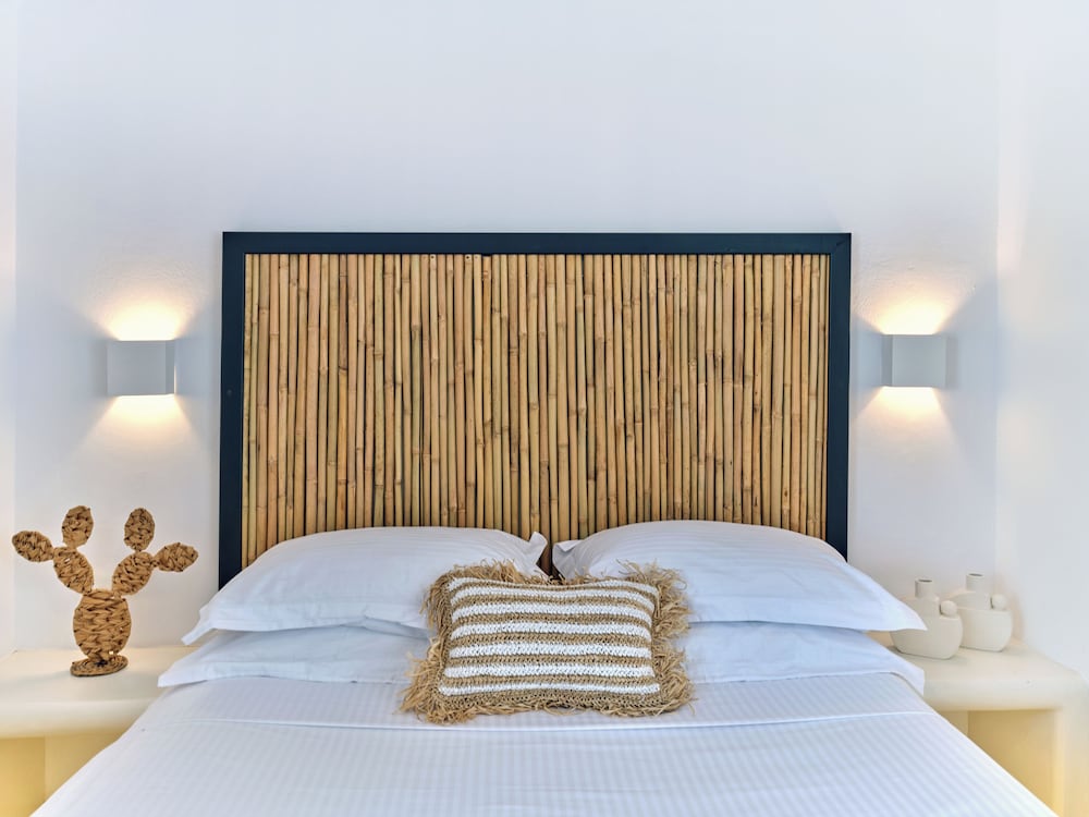 Deluxe Double Room, 1 Bedroom, Partial Sea View - Photo 5