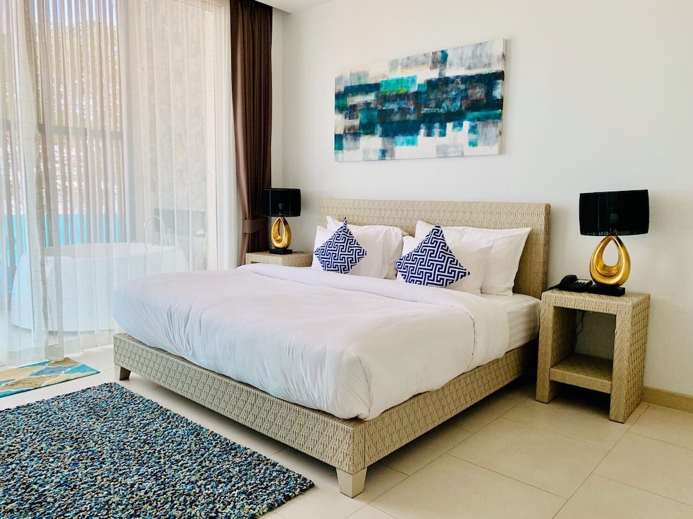 Signature Room photo 2