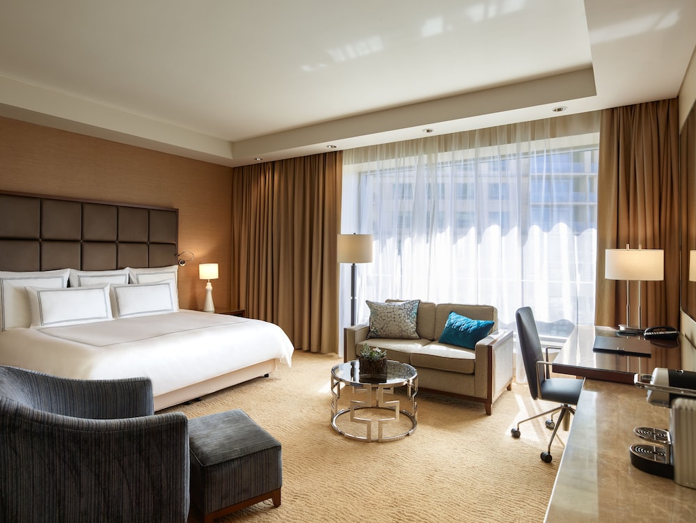 Family Room, 1 King Bed and 2 Twin Beds (Connecting rooms)