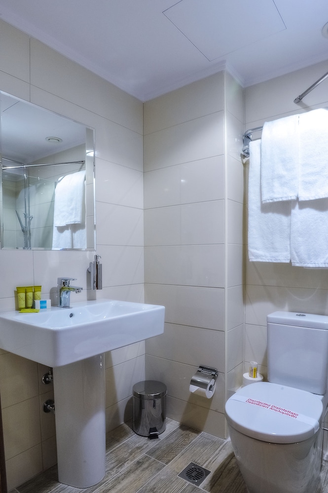 Room (Flexi- May Change Room During Stay) - Photo 7