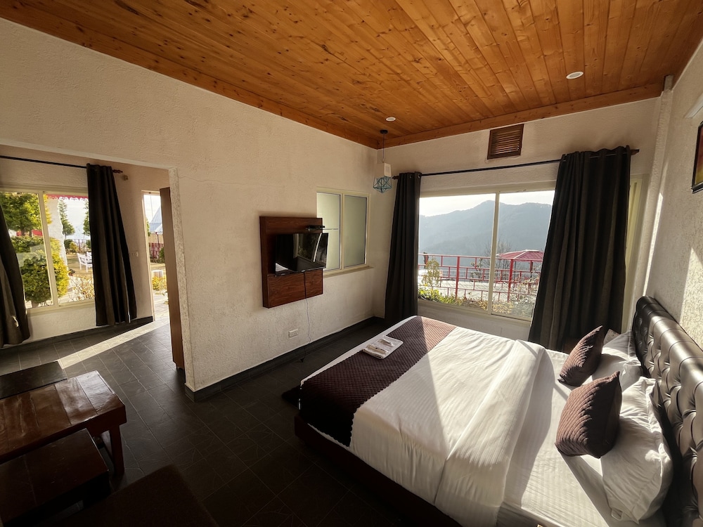Superior Cottage - Photo 1