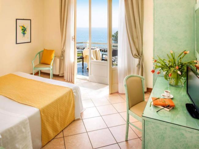 Triple Room with Sea View photo 3