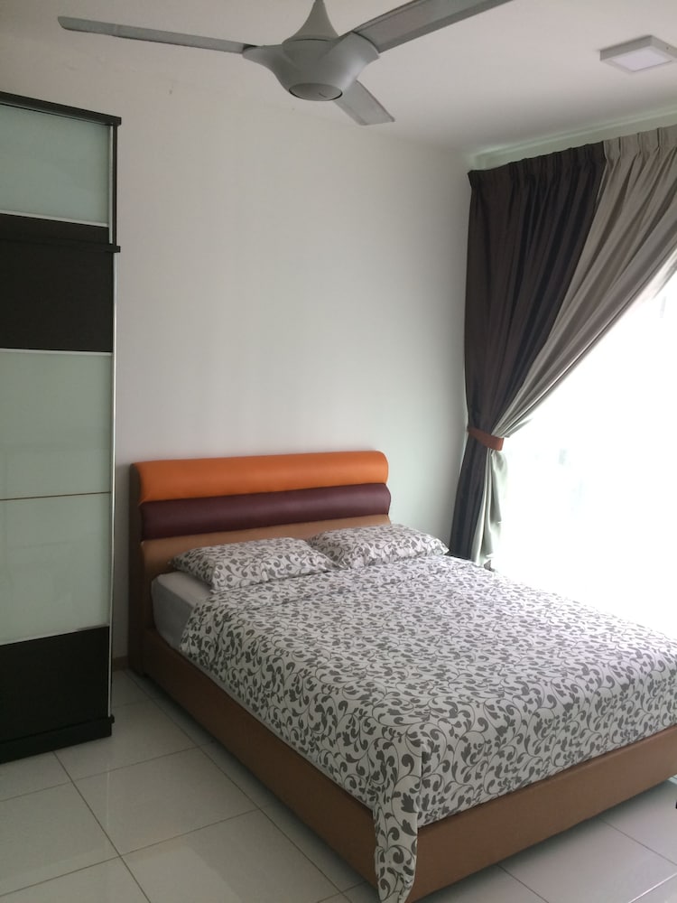 Two Bedroom 2 photo 2