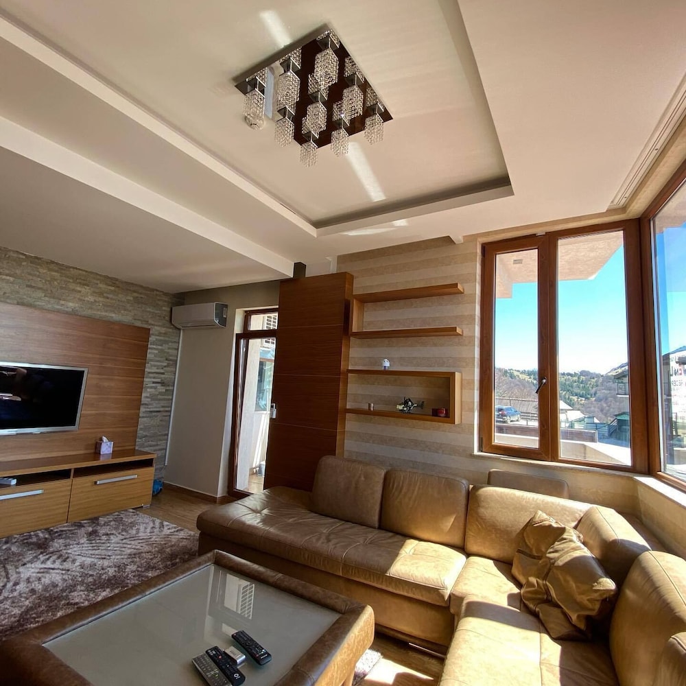 Deluxe Apartment, 2 Bedrooms, Hot Tub, Mountain View