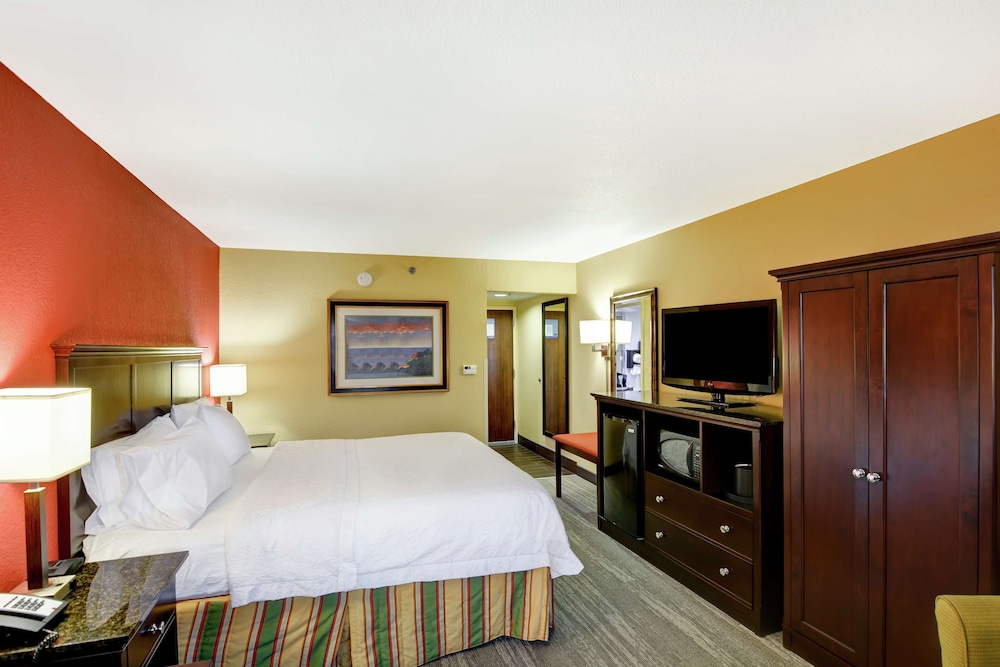 Room, 1 Queen Bed, Accessible, Bay View (Bathtub) photo 2