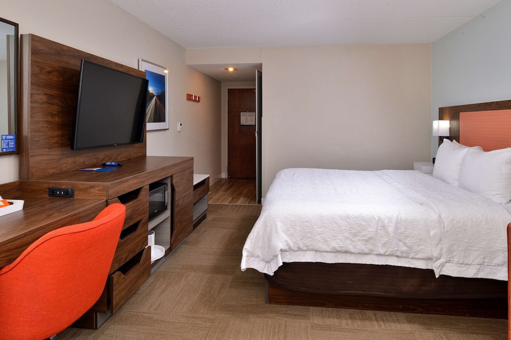 One king bed non smoking - Photo 1
