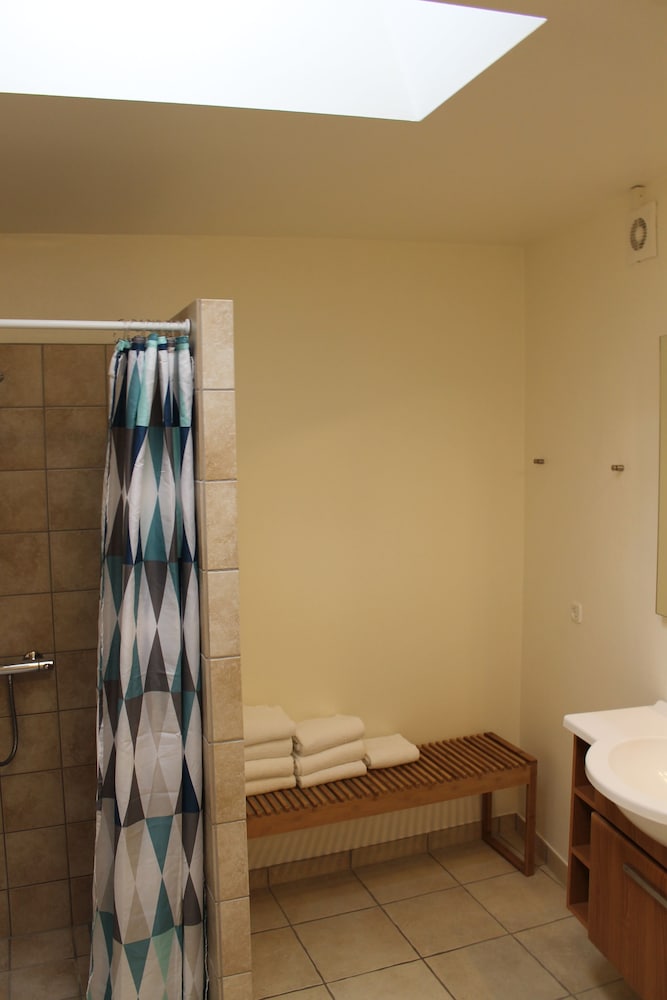 Classic Quadruple Room, Shared Bathroom photo 2