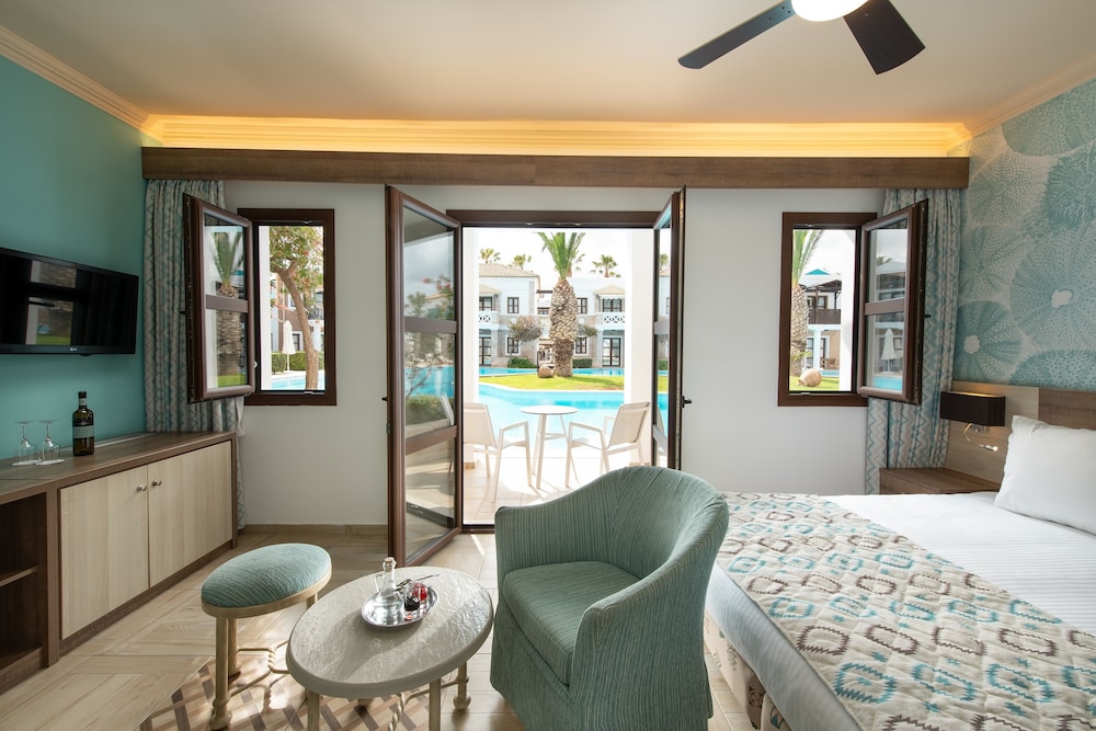Double Bungalow VIP Premium Sharing Pool - Photo 1