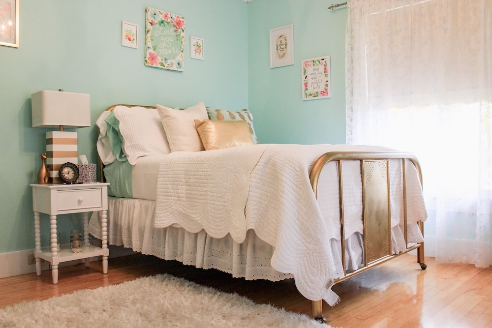 Comfort Room, Hill View