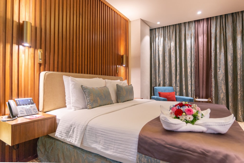 One Bedroom Suite - Photo 1