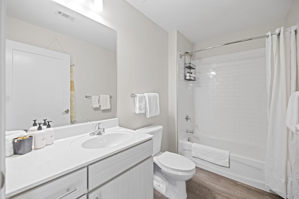 One Bedroom Deluxe Apartment - Photo 19