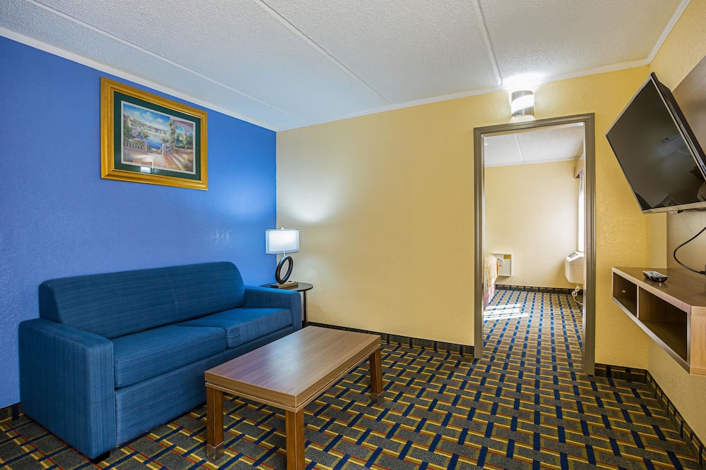 Room, 1 King Bed, Accessible, Non Smoking - Photo 2
