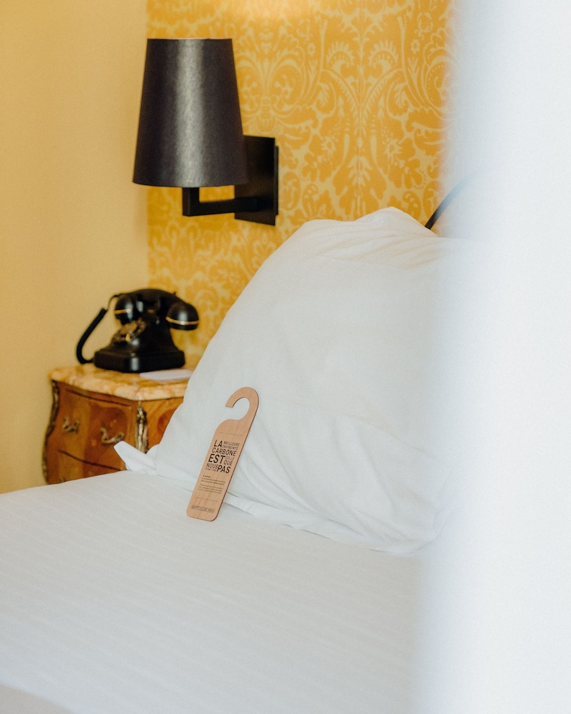 Deluxe Room - Photo 3