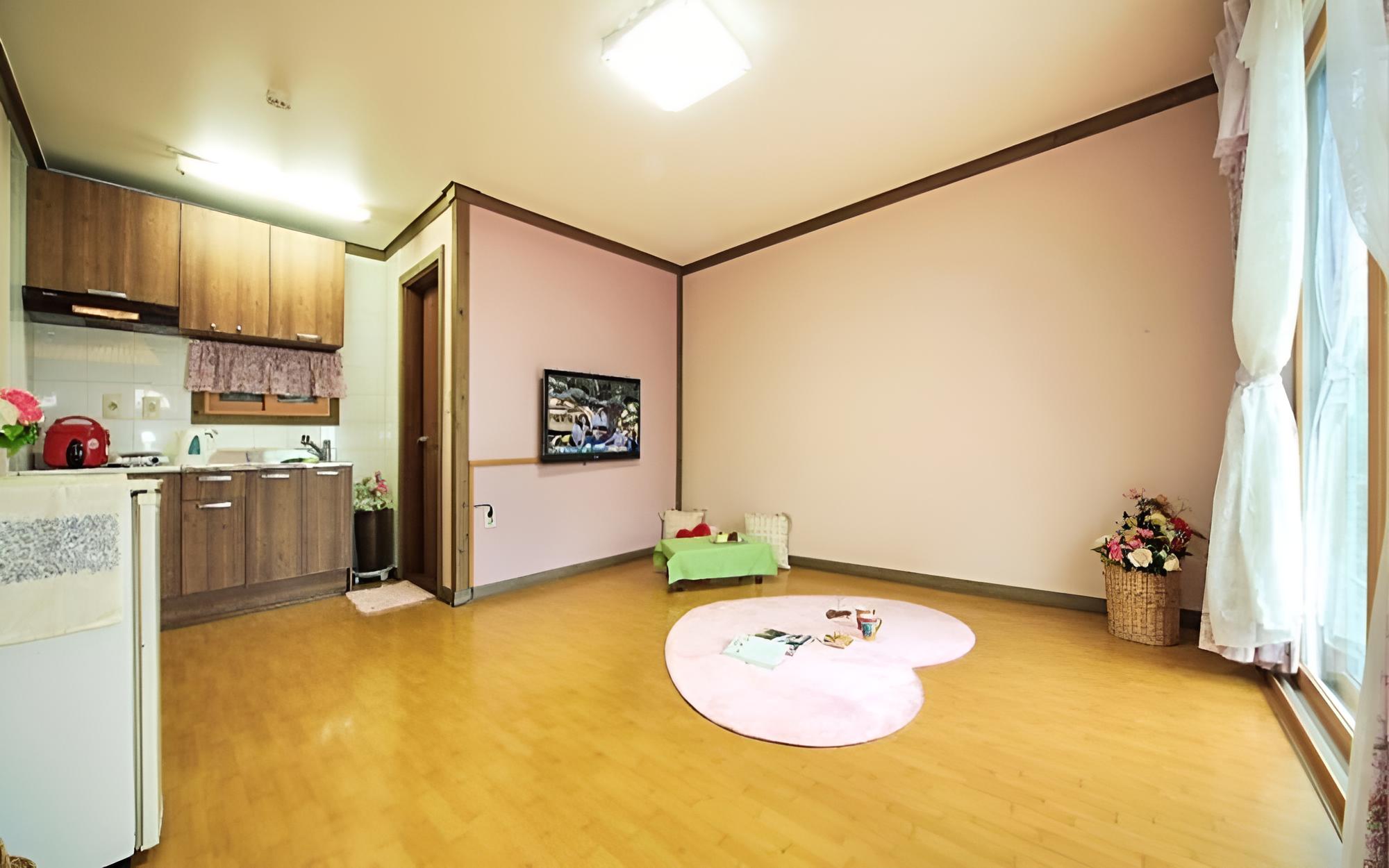Room (Peppermint)