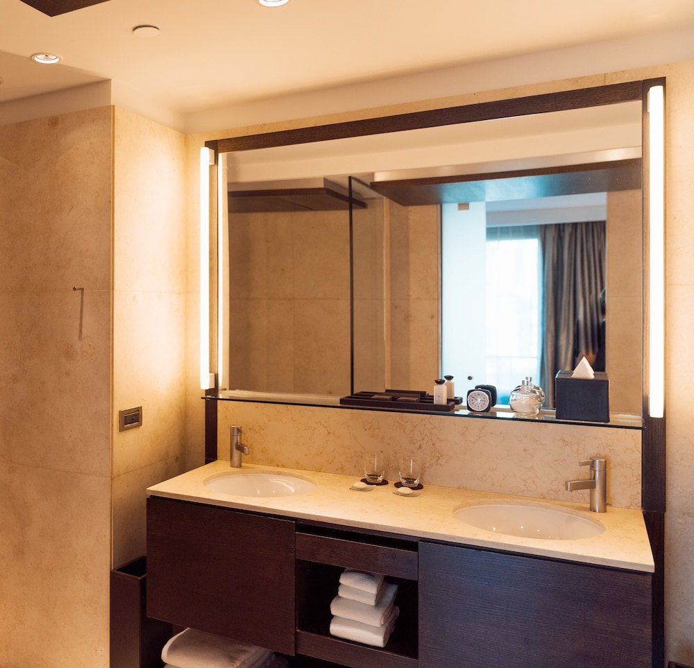 Park, Executive Suite thumbnail 5