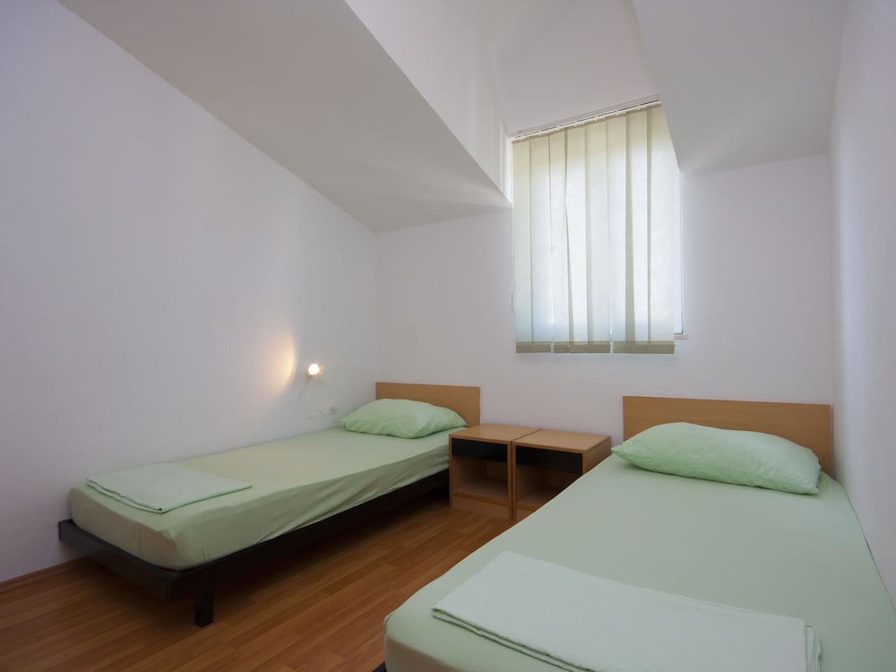 Apartment, Multiple Beds
