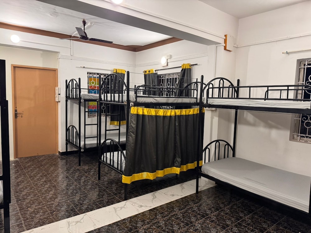Private 6-Beded dorm
