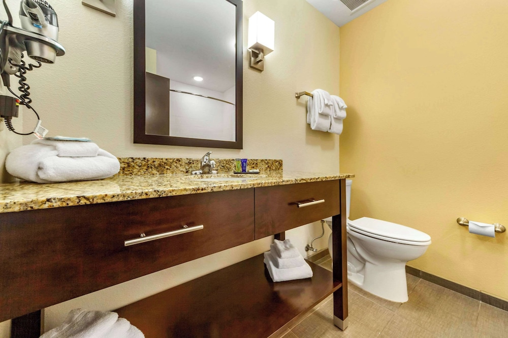 Suite, Multiple Beds, Non Smoking photo 2