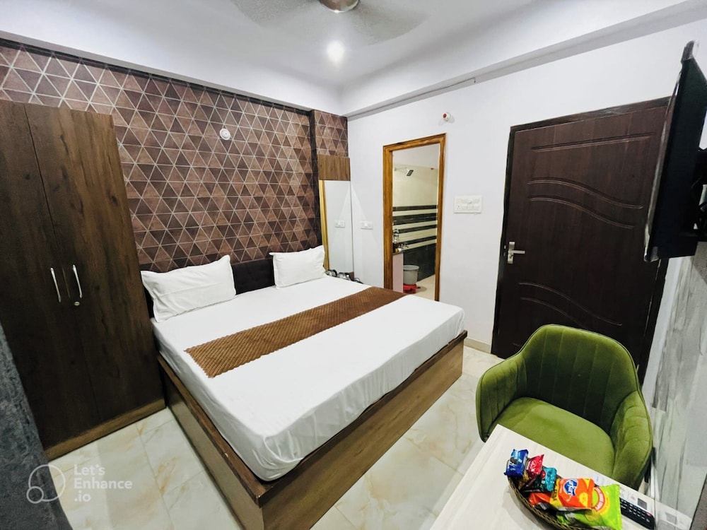 Deluxe Double Room, City View