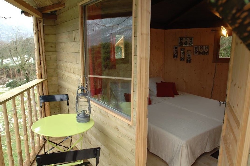 Tree House (Cerise) photo 3