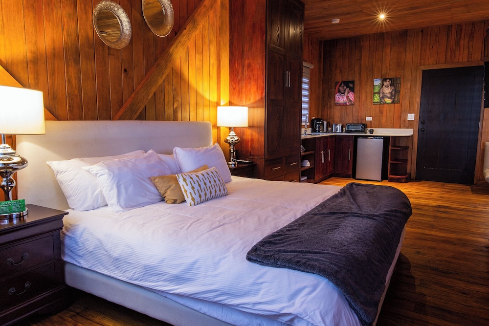 Luxury Tree House, Mountain View photo 1