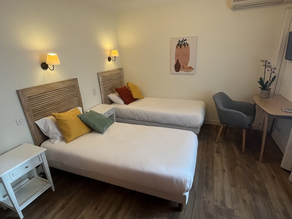 Classic Twin Room