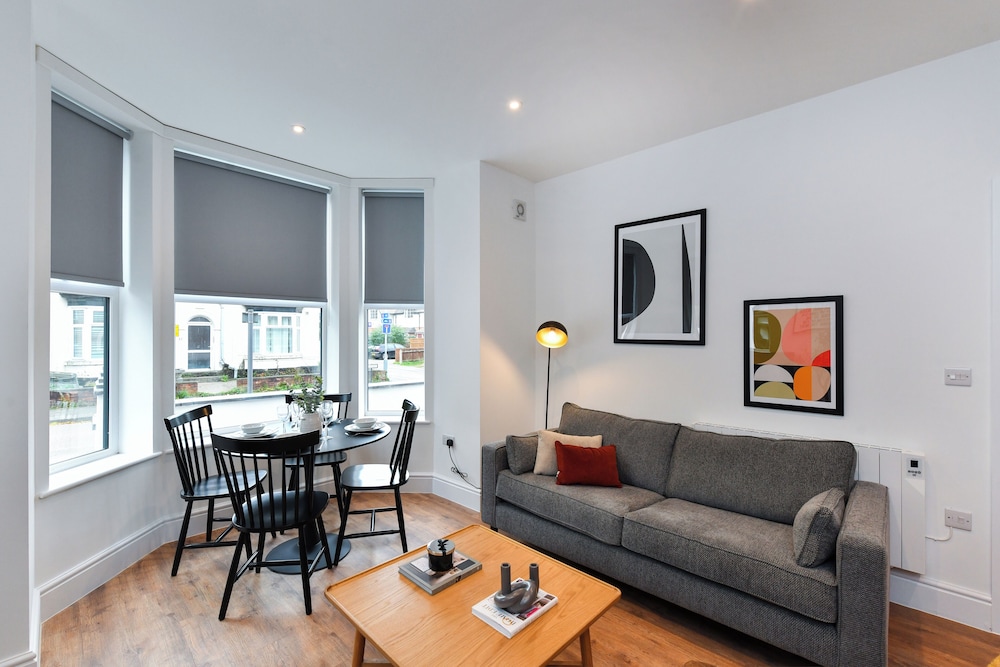Apartment photo 2