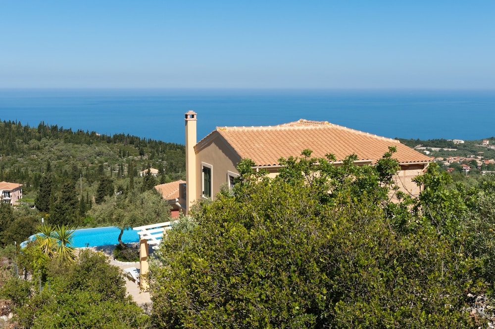 3 Bedroom Grand Villa with Private Heated Pool photo 3