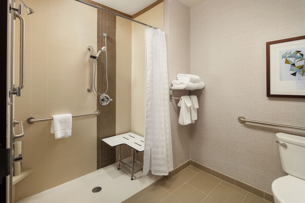 Room, Accessible photo 2