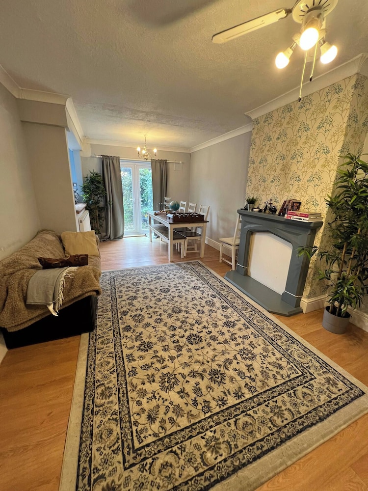 Cozy 2 Bedroom Home in Hucknall, Perfect for a Relaxing Getaway, Foto 11