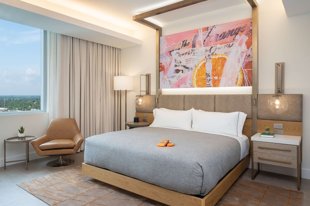 Room, 1 King Bed, Accessible (Hearing) - Photo 2