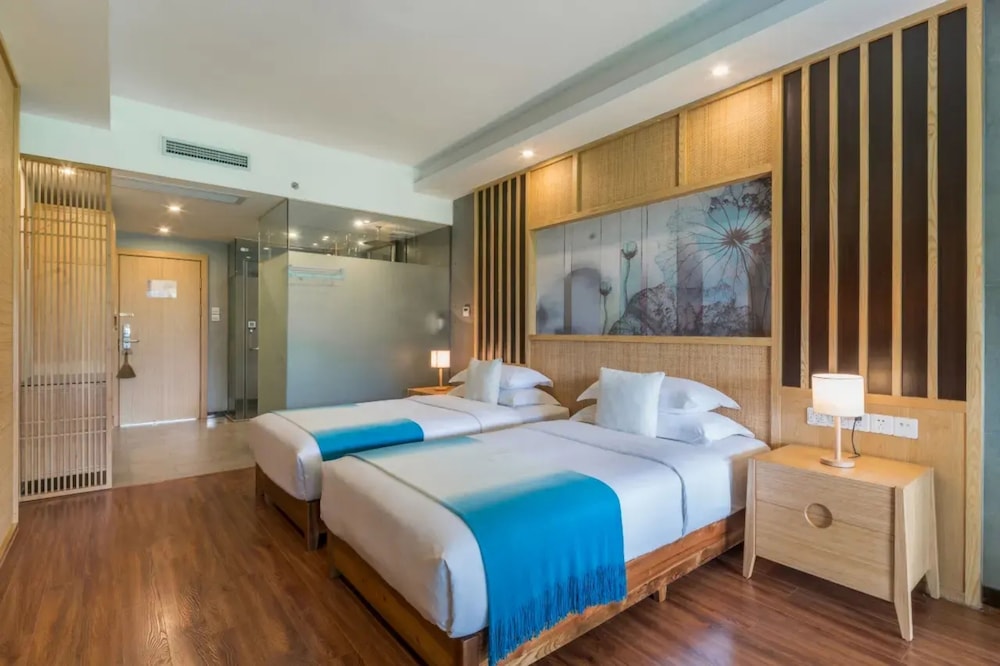 Twin Room with Pastoral View
