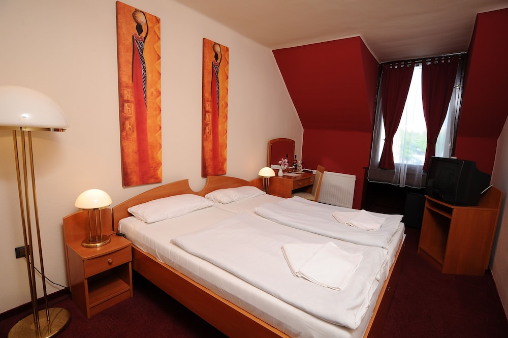 Classic Twin Room photo 1