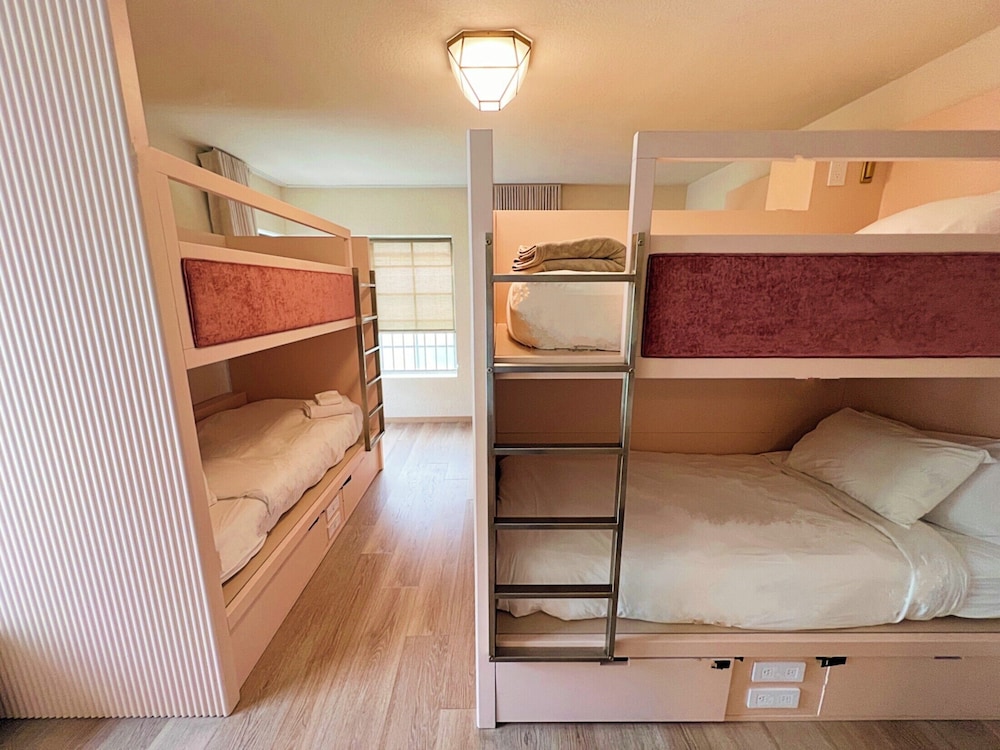 Deluxe Shared Dormitory, Women only, Pool View