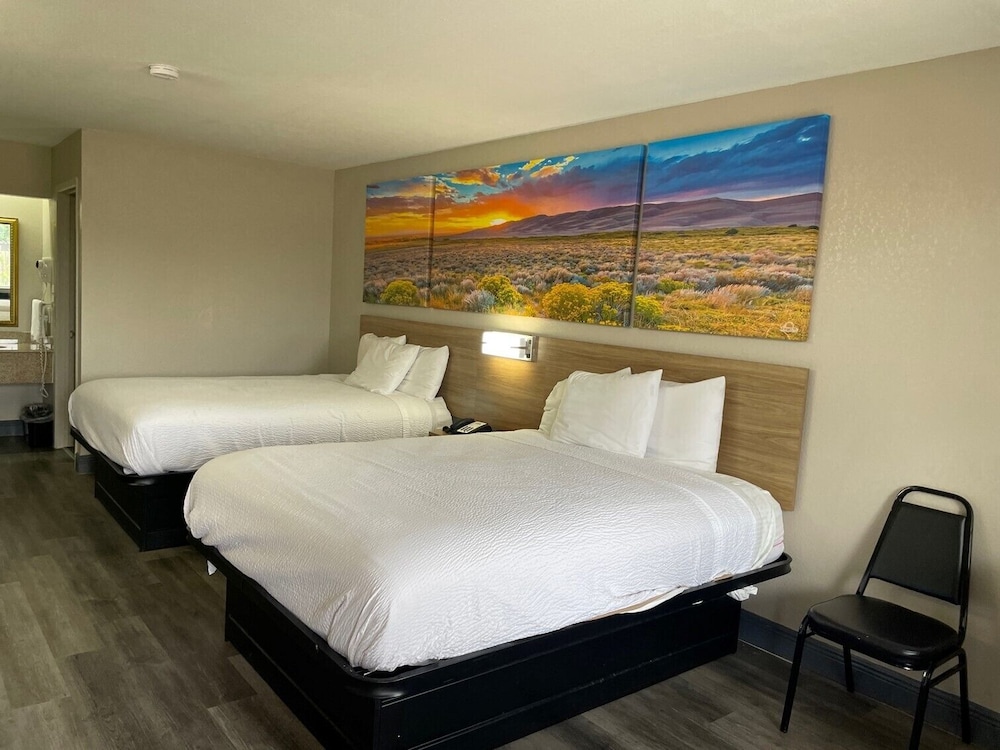 Standard Room, 2 Queen Beds - Photo 3