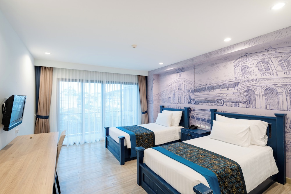 Grand Deluxe Twin Room +Free Coworking Space - Photo 1