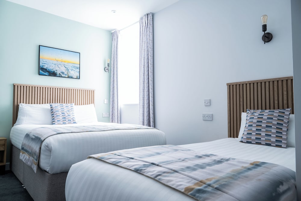 Standard Twin Room - Photo 4