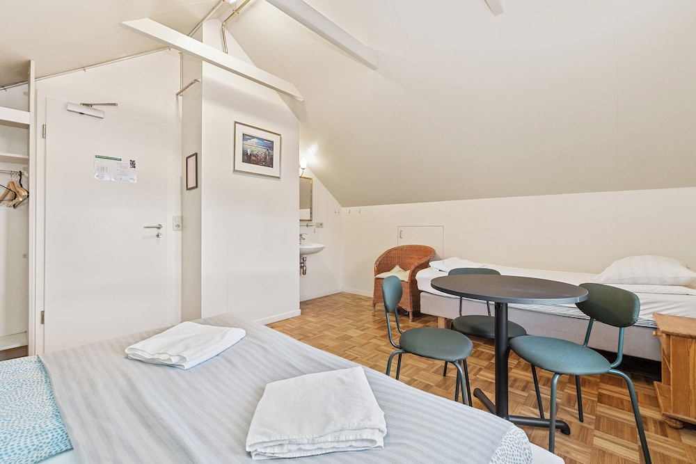 Triple Room with Shared Bathroom and Hot Tub Access photo 1