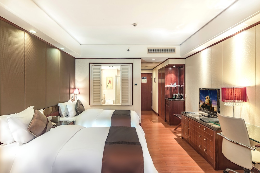 Deluxe Twin Room photo 3