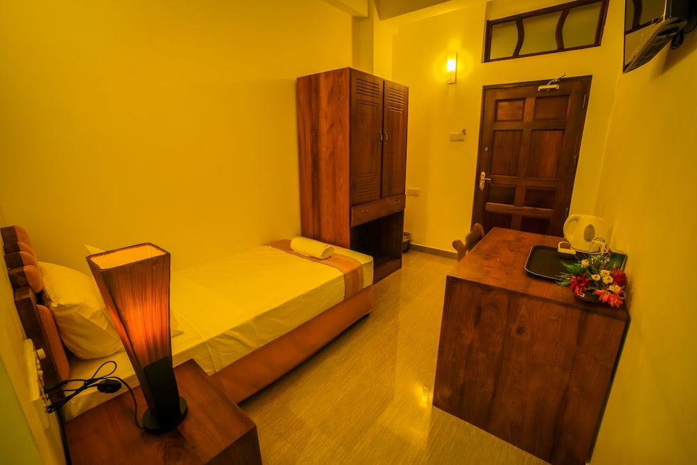 Luxury Single Room, 1 Twin Bed, Non Smoking, City View photo 3