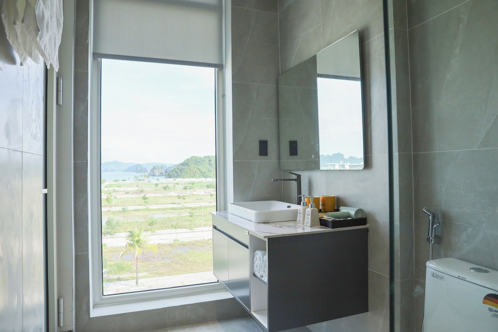 Deluxe Double Room, River View photo 2