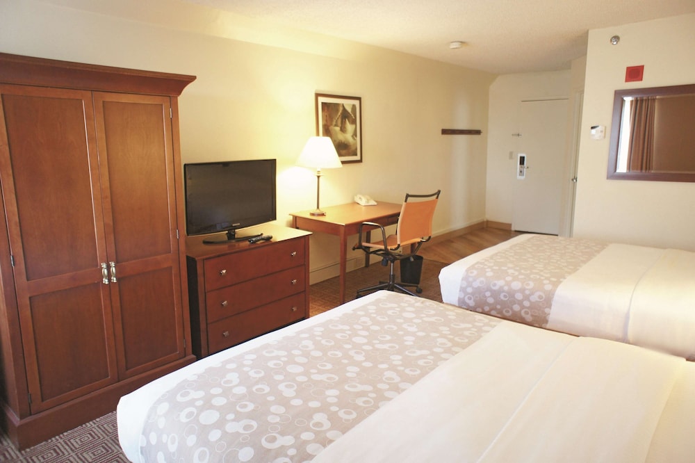 Room, 2 Queen Beds, Accessible (Mobility/Hearing Impaired Accessible) - Photo 2