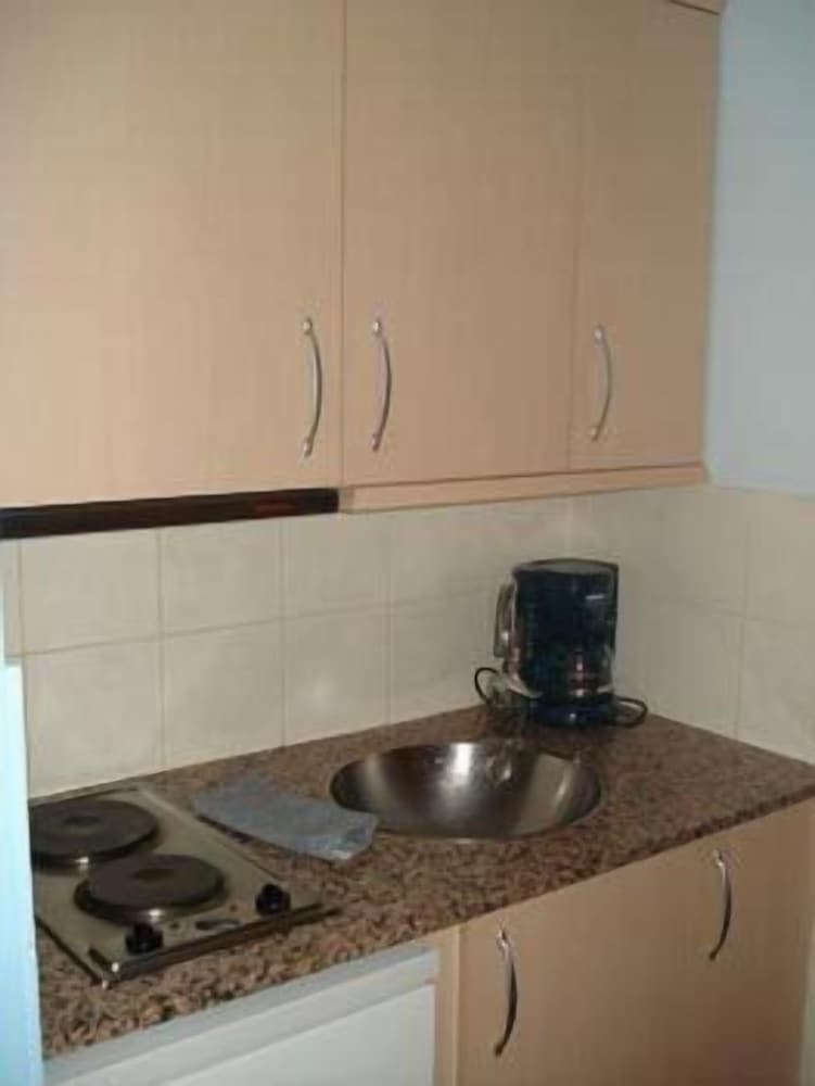 Studio For 2 Adults And 2 Children photo 2