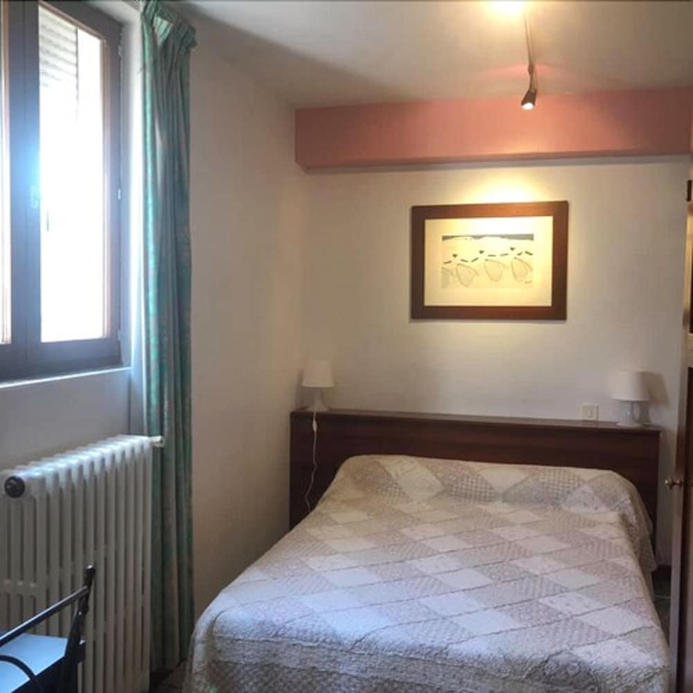 Double Room - Photo 4